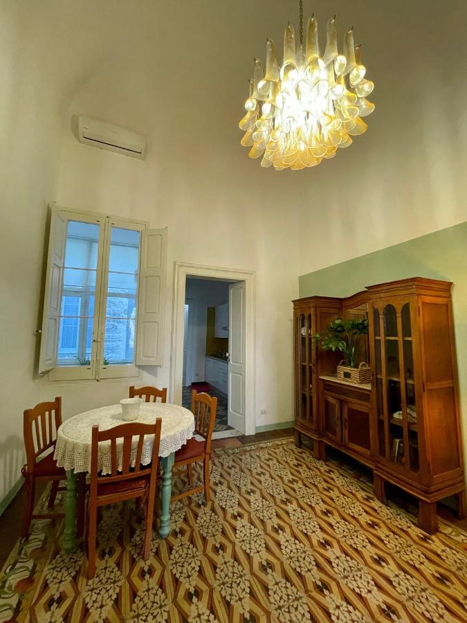 4 Balconi House-Appartamento Salentino Nel Centro Di Lecce Extérieur photo